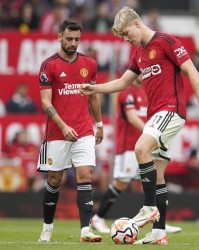  滕哈赫变阵收奇效，曼联终结三轮不胜颓势  