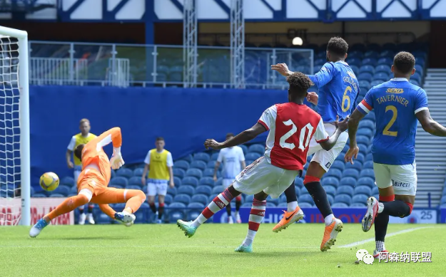  曼联新援首秀破门终结球荒  