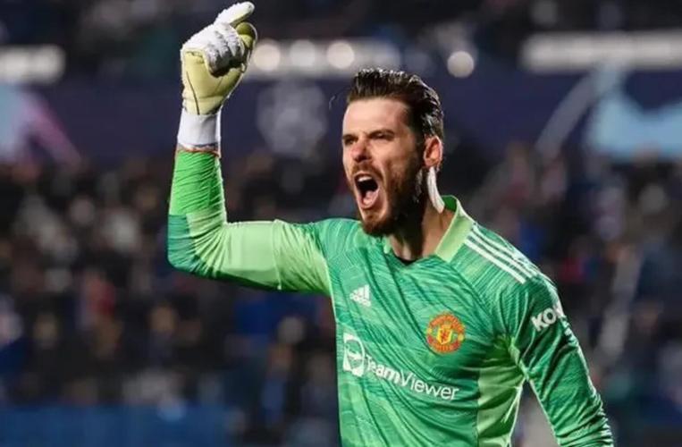  滕哈赫续约曼联，新赛季目标直指冠军  