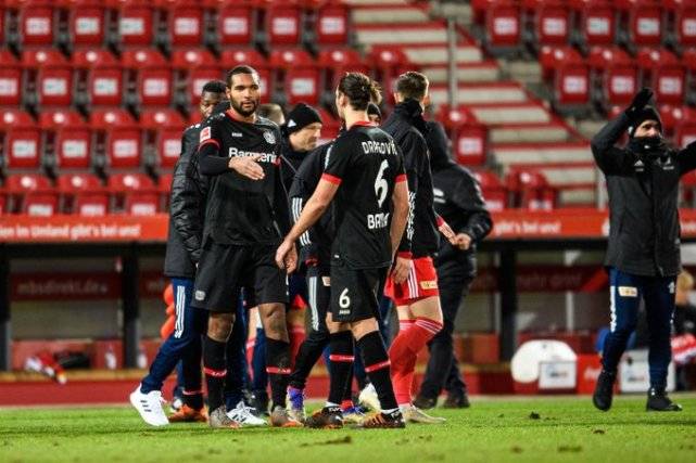  药厂勒沃库森连胜势头受阻  